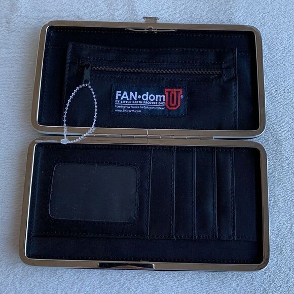 NWOT University of Iowa Hawkeyes NCAA Black Jersey Hard Case‎ Wristlet Wallet - Picture 4 of 7